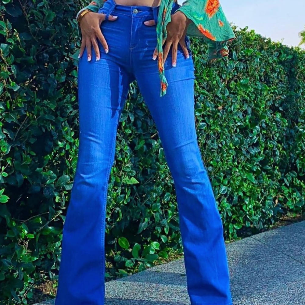 Fashion Nova "Here for you" flare jeans size 5/27